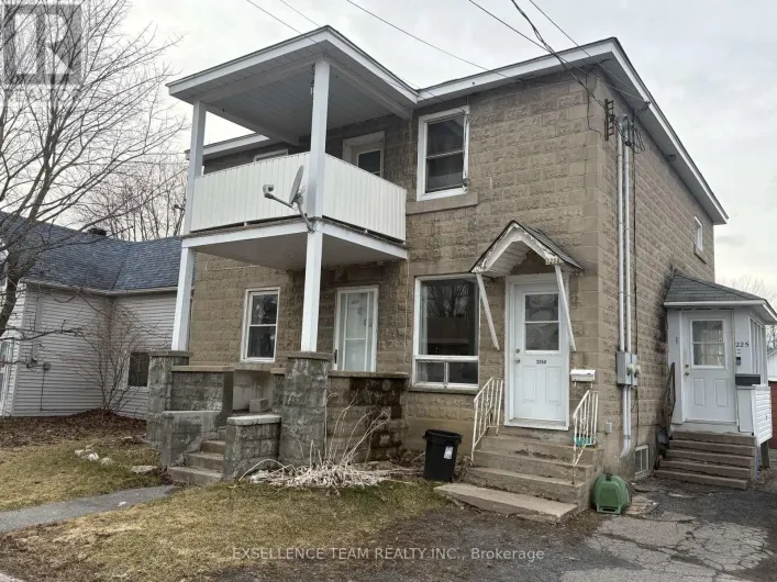 225-225A 8TH STREET W, Cornwall