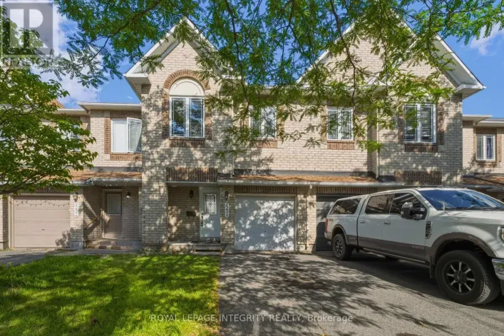 Row / Townhouse for sale: 2254 SILVERADO CRESCENT, Ottawa