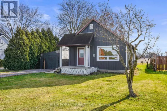 22557 QUEENS LINE, West Elgin