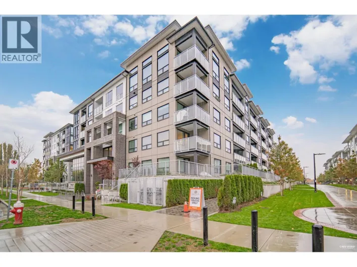 226 9233 ODLIN ROAD, Richmond