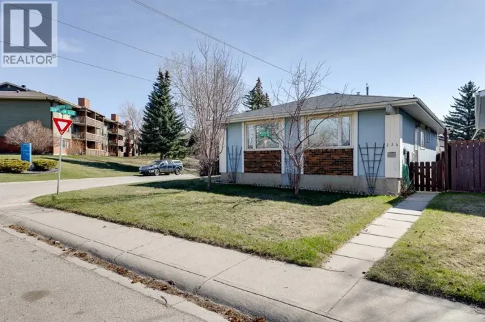 226 Huntington Close NE, Calgary