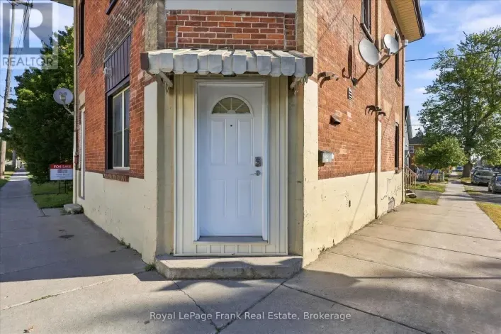 226 LAKE STREET, Peterborough