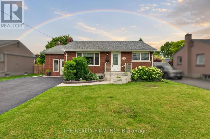 226 RAINBOW AVENUE, London East