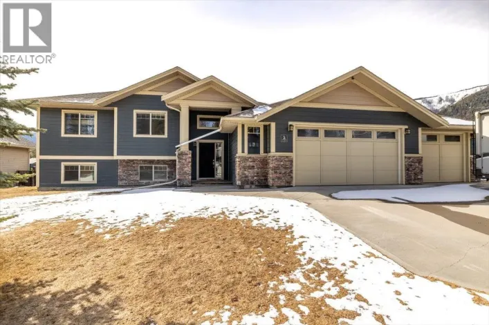 2261 Black Hawk Drive, Sparwood