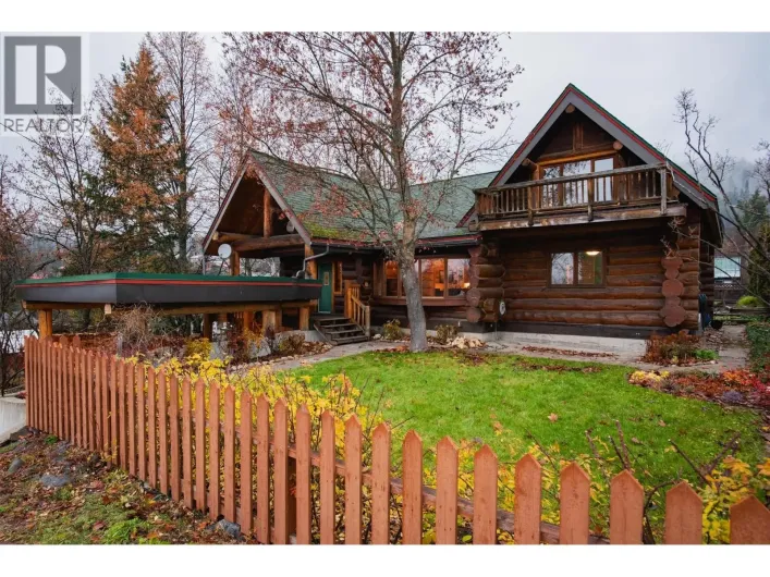 2266 Fifth Avenue, Rossland