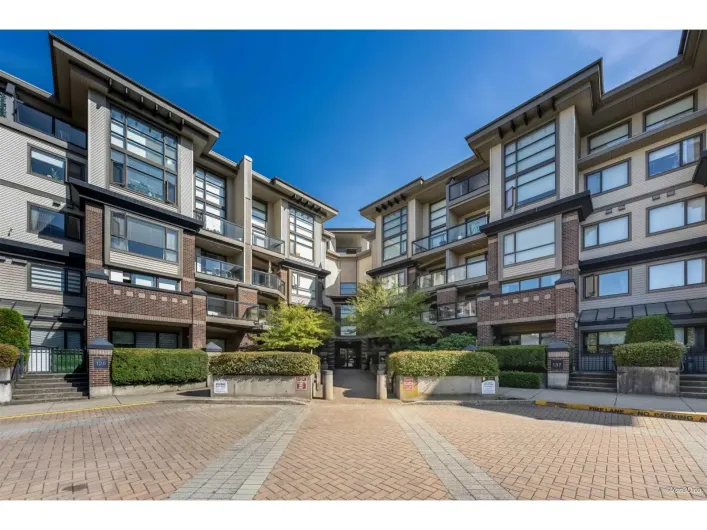 227 10838 CITY PARKWAY, Surrey