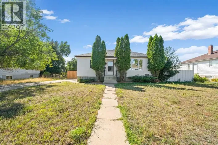 227 4 Street SW, Medicine Hat
