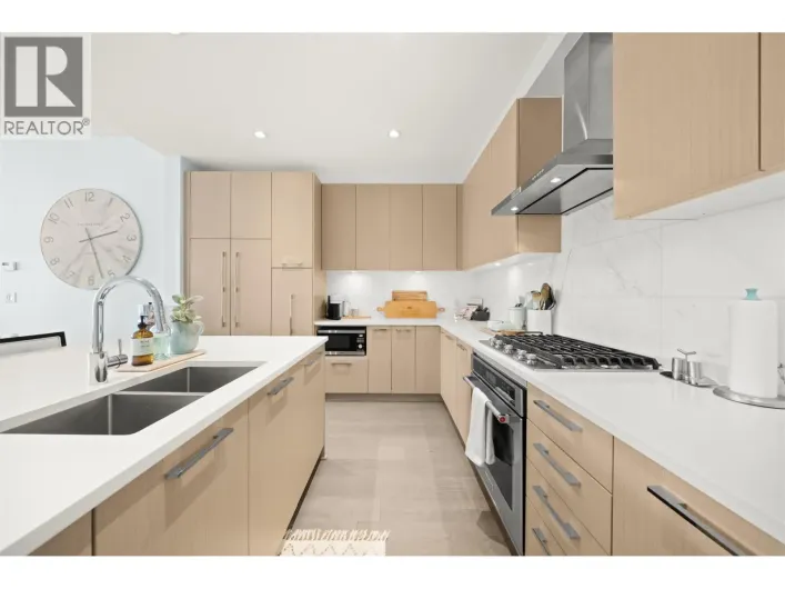 227 5535 ADMIRAL WAY, Delta