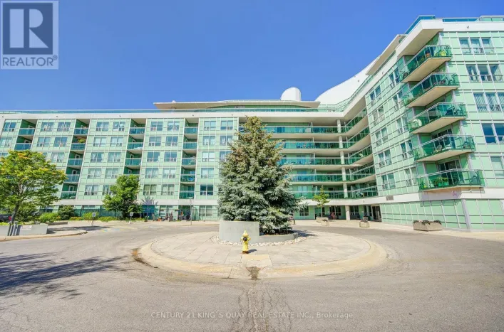 Apartment for sale: 227 - 60 FAIRFAX CRESCENT, Toronto