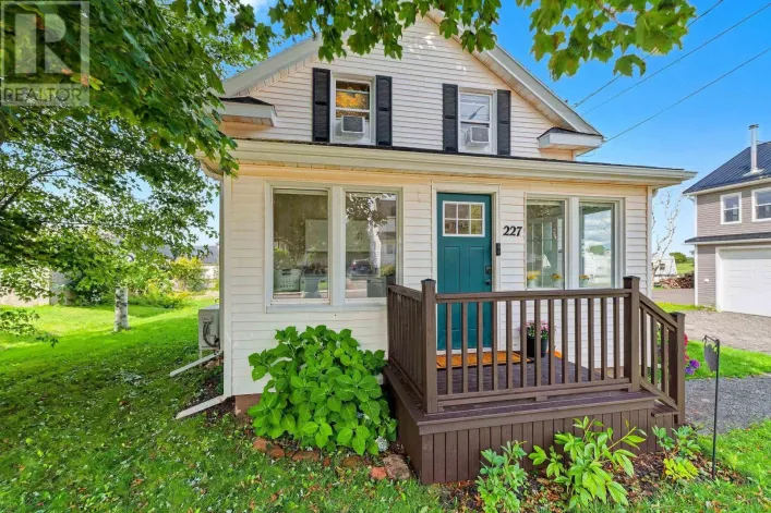 House for sale: 227 BORDEN Avenue, Borden-Carleton