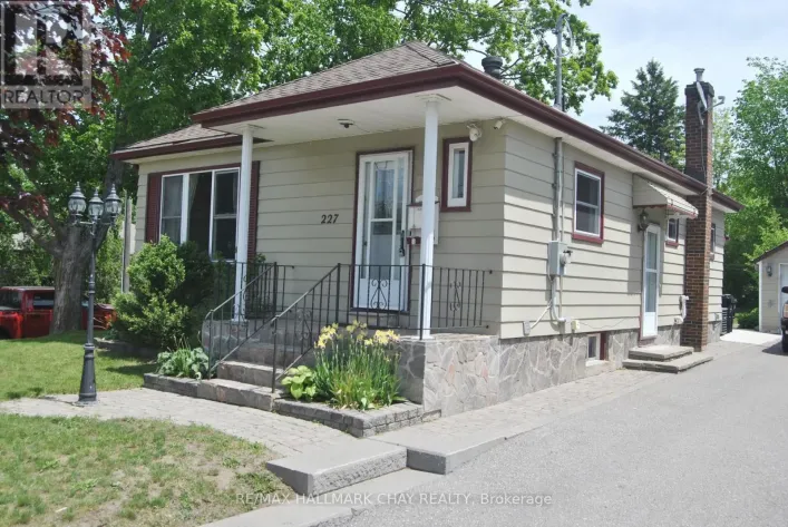 227 DUCKWORTH STREET, Barrie
