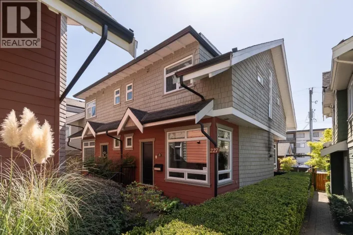 227 E 17 STREET, North Vancouver