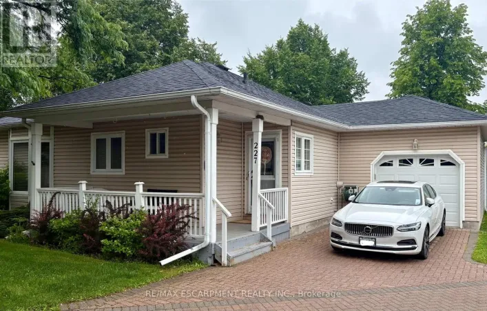227 SILVERBIRCH BOULEVARD, Hamilton