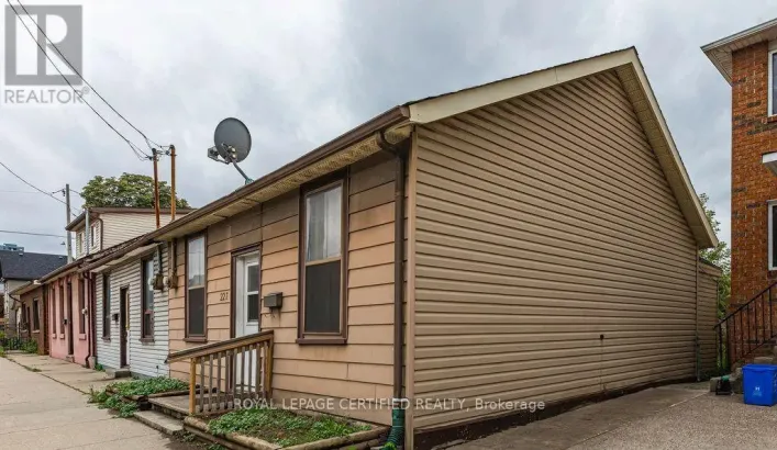227 WELLINGTON STREET N, Hamilton