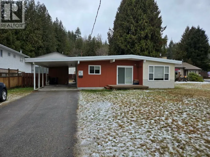 2270 10th Avenue, Castlegar