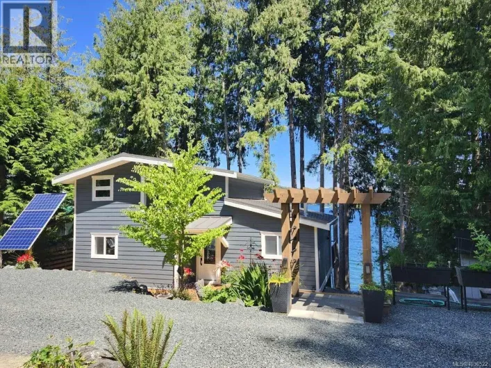 2274 South Lake Rd, Qualicum Beach