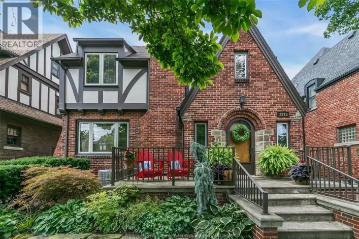 2275 VICTORIA AVENUE, Windsor
