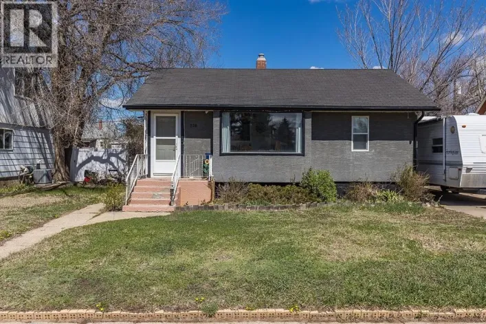228 11 Street SW, Medicine Hat