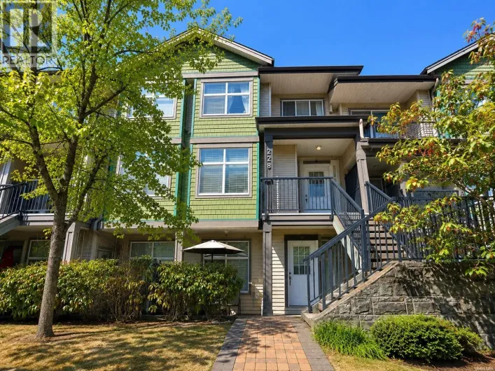 228 7333 16TH AVENUE, Burnaby