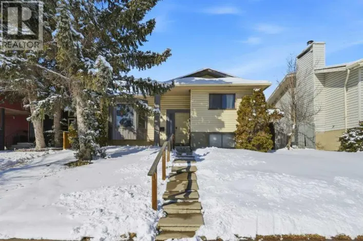228 Castleridge Drive NE, Calgary
