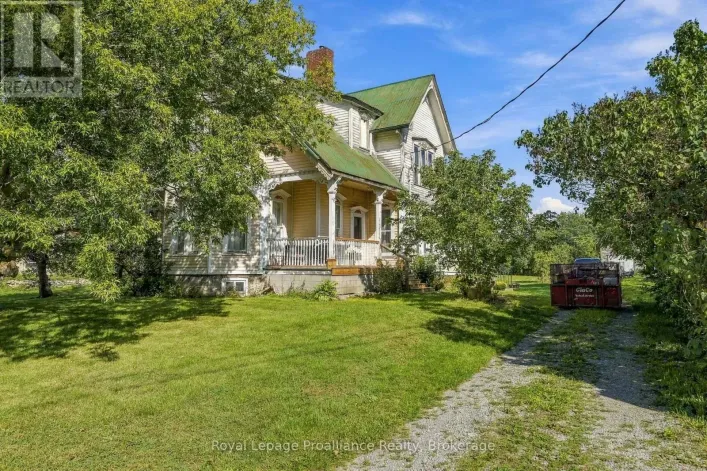 228 COUNTY RD 29, Prince Edward County