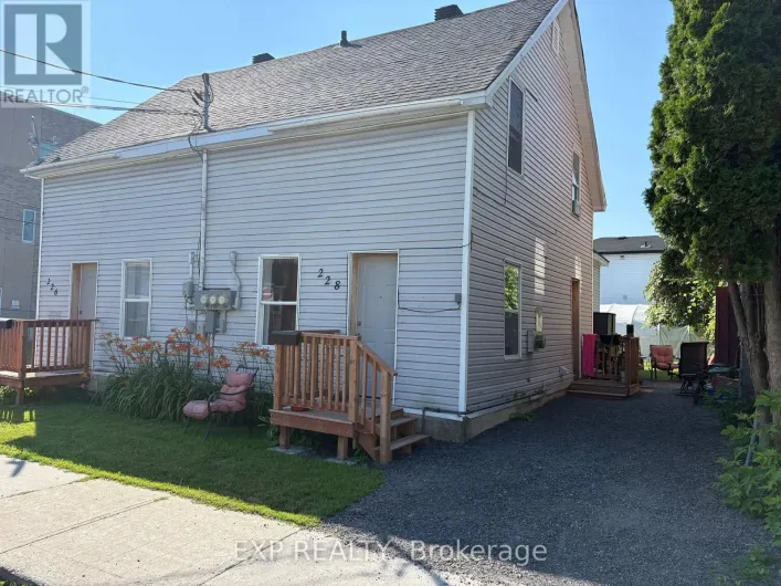 228 FIRST STREET W, Cornwall