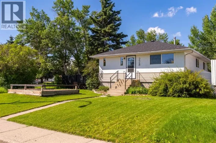 228 Lynnwood Drive SE, Calgary