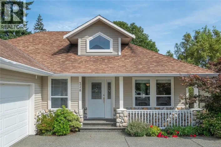 228 Maryland Rd, Campbell River