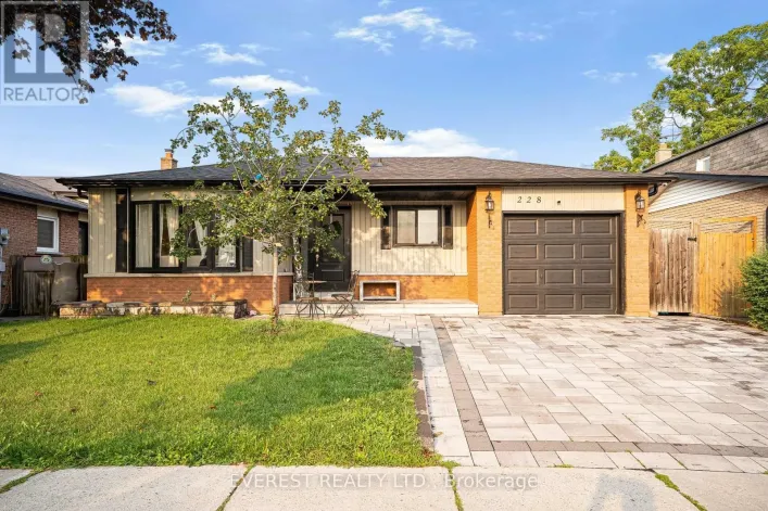 228 MICHAEL BOULEVARD, Whitby