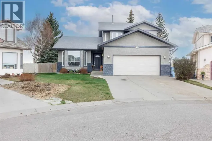 228 Wood Valley Bay SW, Calgary