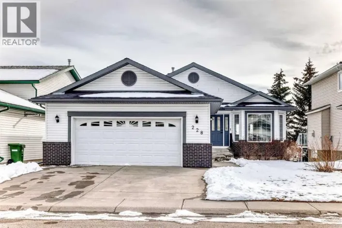228 Woodside Crescent NW, Airdrie
