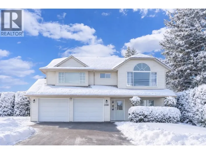 2280 10 Avenue SE, Salmon Arm