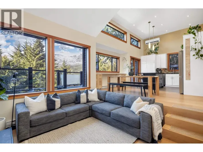 2286 BRANDYWINE WAY, Whistler