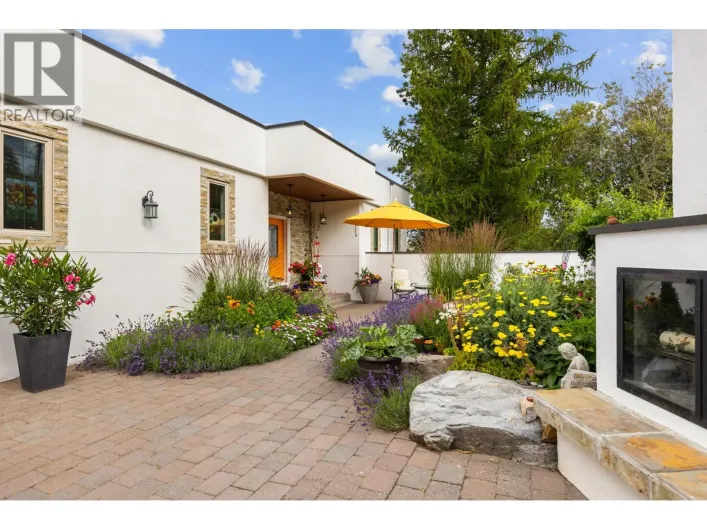 2286 CARMI Road, Penticton