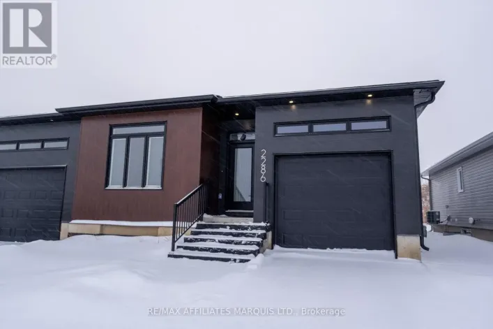 2286 CREWSON CRESCENT, Cornwall