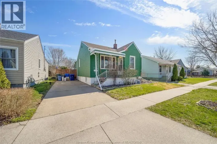 2286 FOREST AVENUE, Windsor