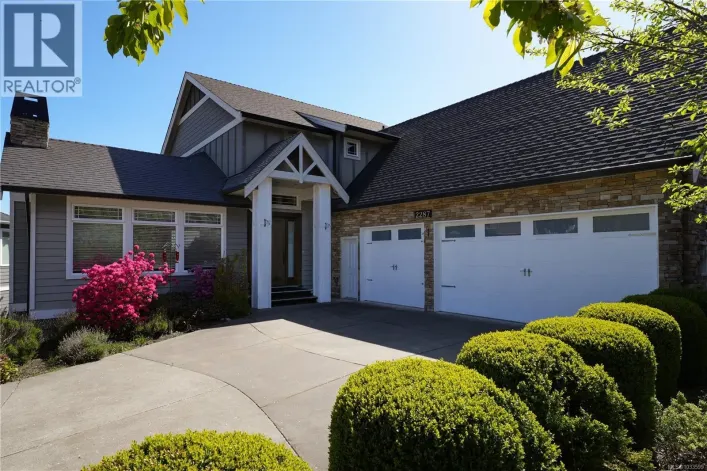 2287 Nicklaus Dr, Langford