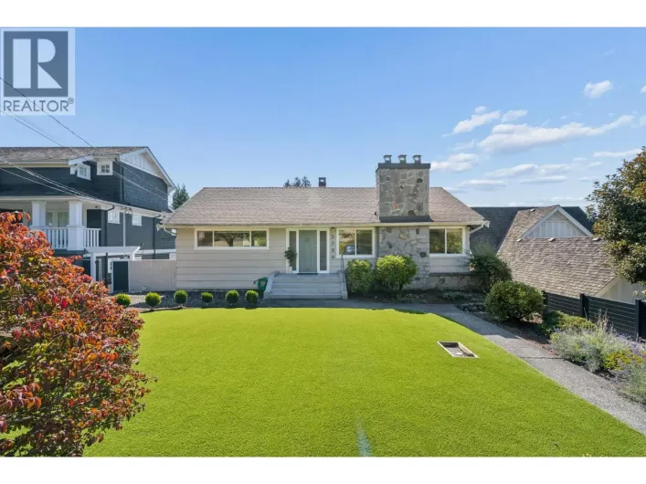 2288 KINGS AVENUE, West Vancouver