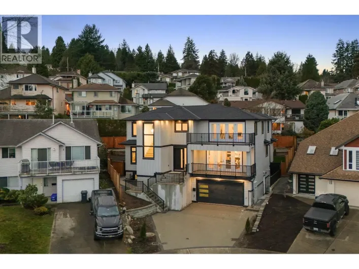 2289 CAPE HORN, Coquitlam