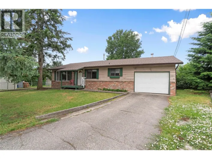 2289 Hayden Place, Armstrong