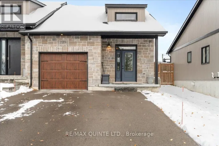 229 BAKER STREET, Stirling-Rawdon