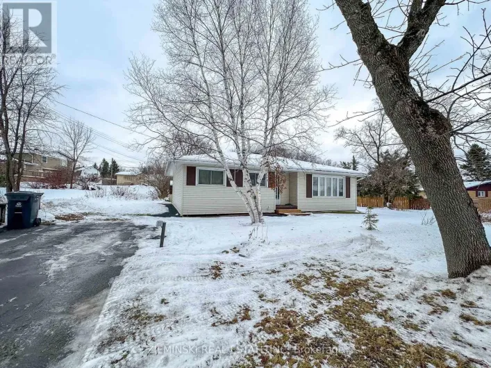 229 FYFE AVENUE, Iroquois Falls