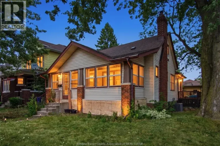 2292 DOUGALL AVENUE, Windsor