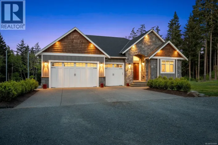 2294/2290 Waveland Rd, Courtenay