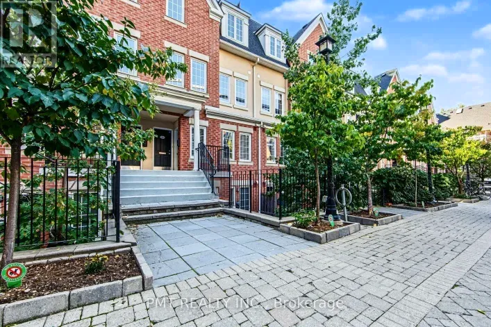23 - 11 NIAGARA STREET, Toronto