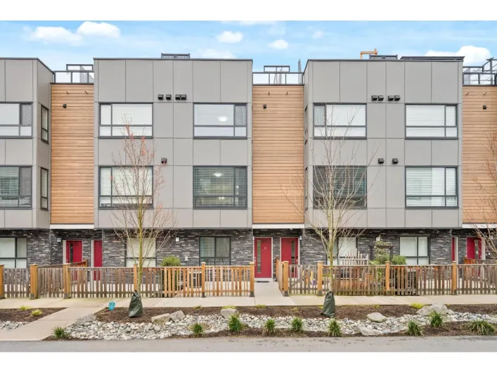 23 19631 55A AVENUE, Langley