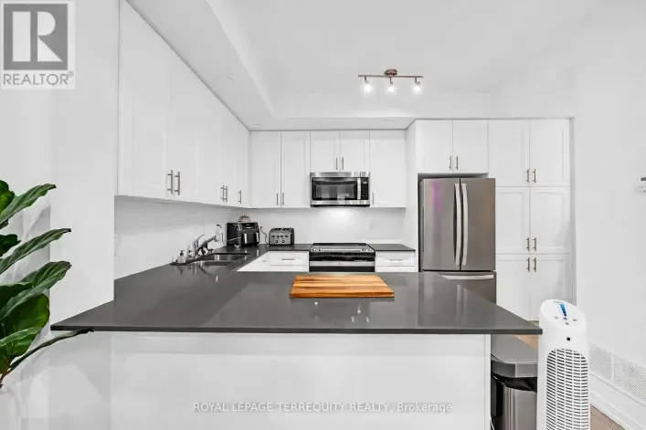 23 - 22 LYTHAM GREEN CIRCLE, Newmarket