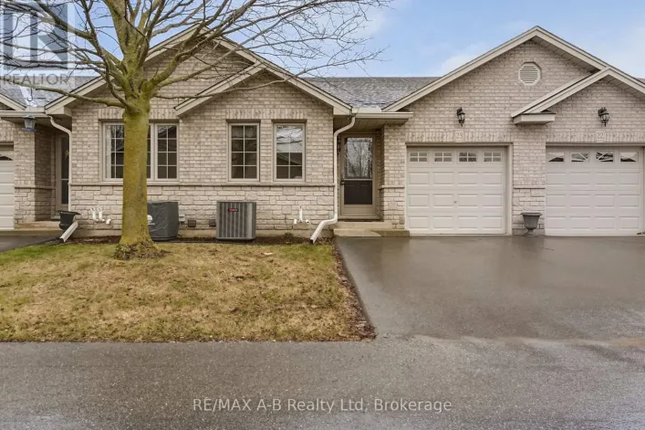 23 - 24 GRIFFITHS DRIVE, Brant