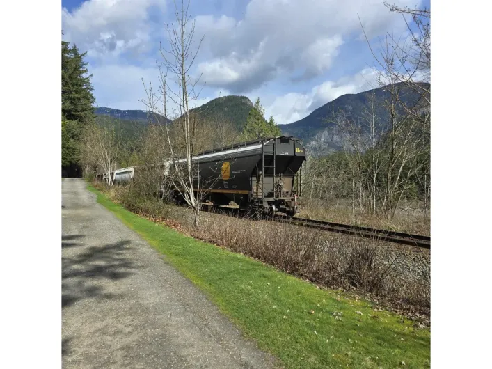 23 30860 TRANS CANADA HIGHWAY|Yale 