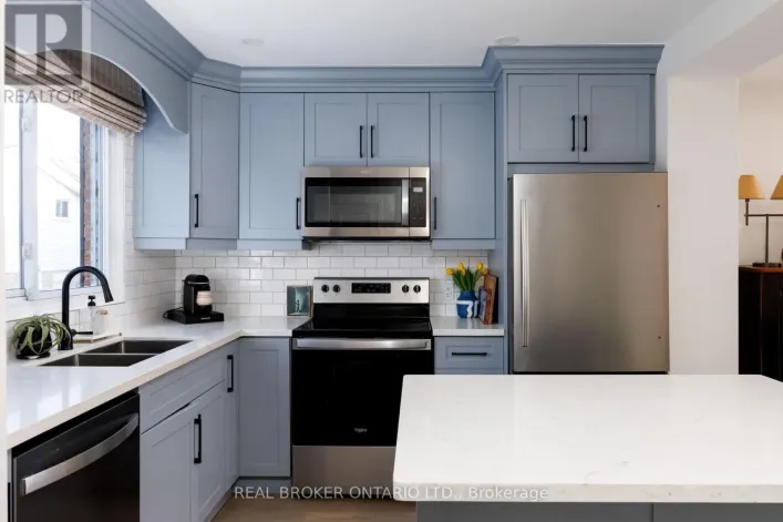 23 - 61 SARAH LANE, Oakville